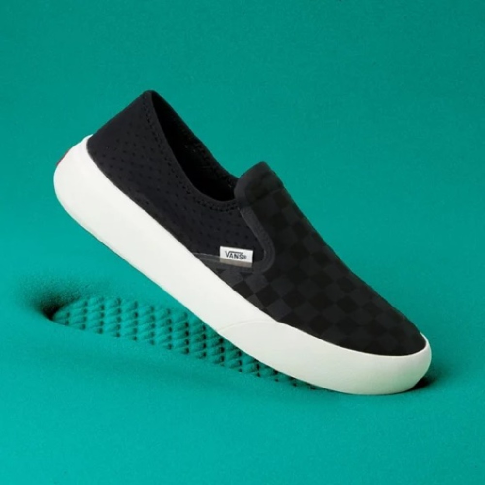 Vans comfycush one sz 7 women’s 5.5 men’s